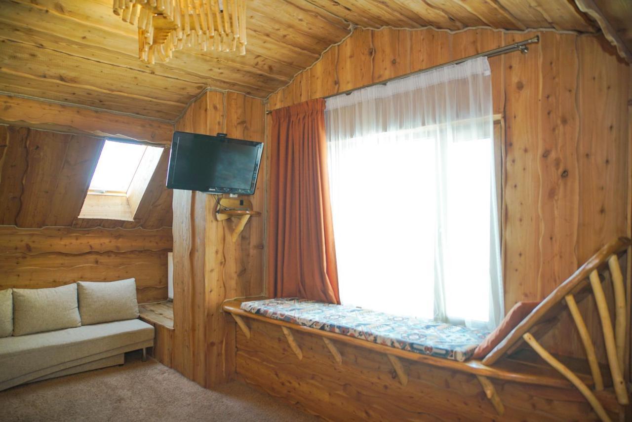 Stara Pravda Hotel - Vykrutasy Bukoveľ Exteriér fotografie