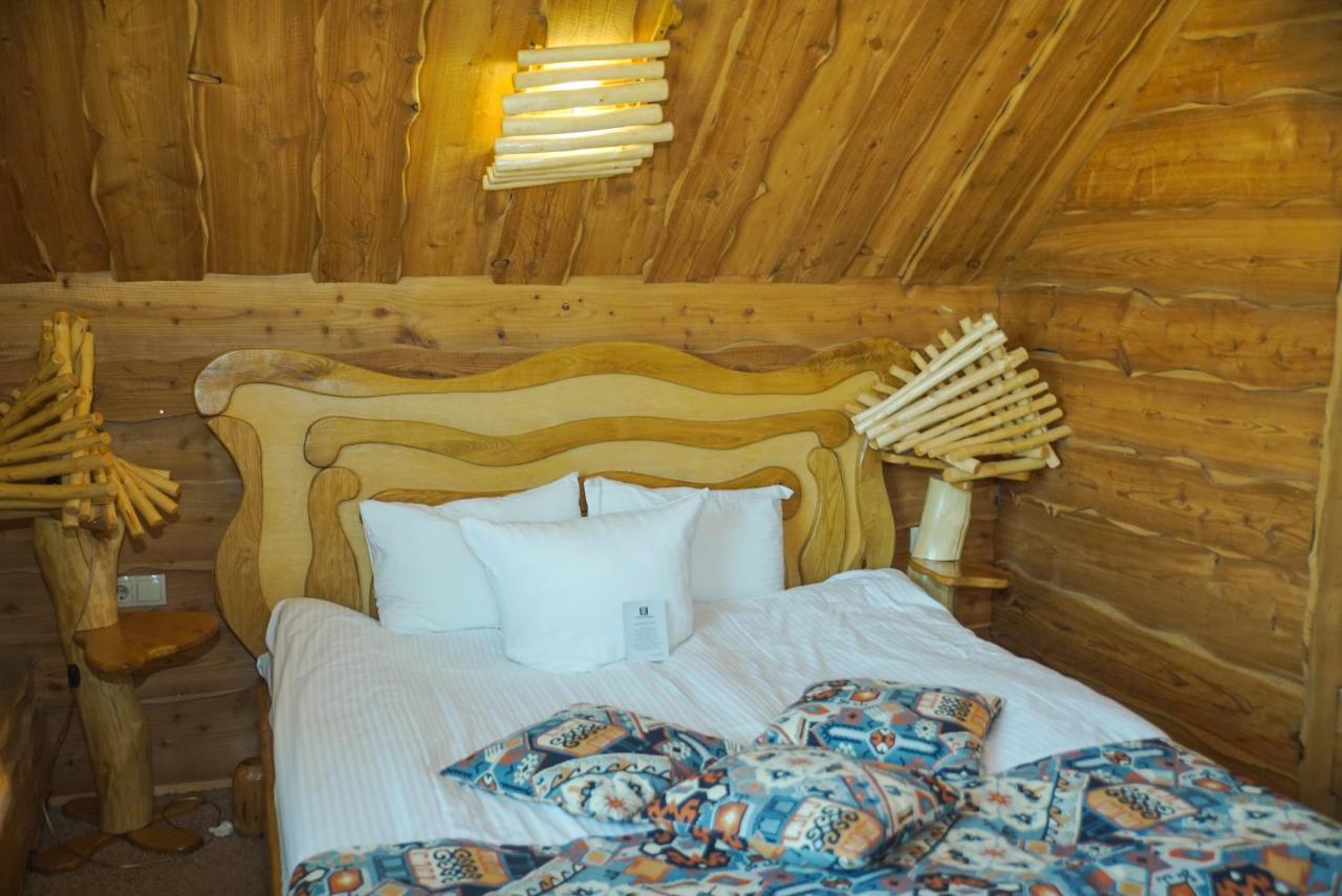 Stara Pravda Hotel - Vykrutasy Bukoveľ Exteriér fotografie