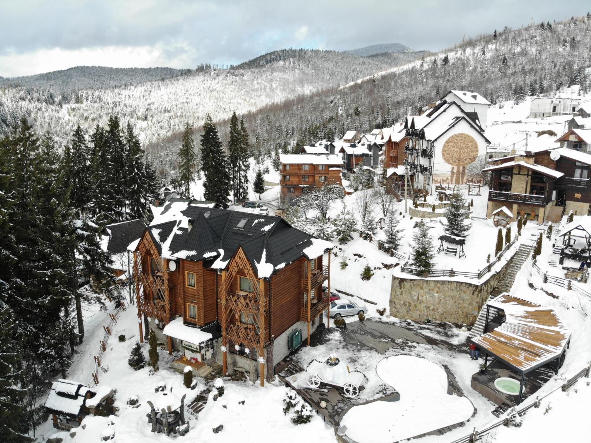 Stara Pravda Hotel - Vykrutasy Bukoveľ Exteriér fotografie